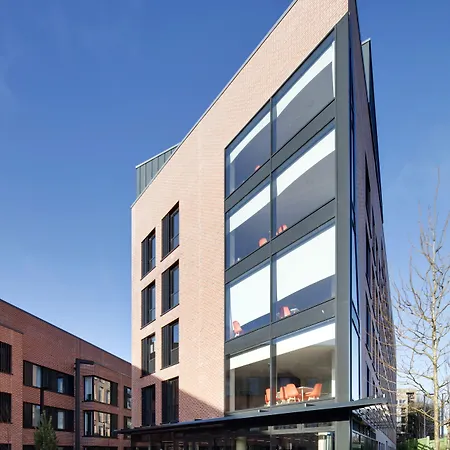 Highfield House 3*
