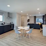 Aparthotel Highfield House 3*